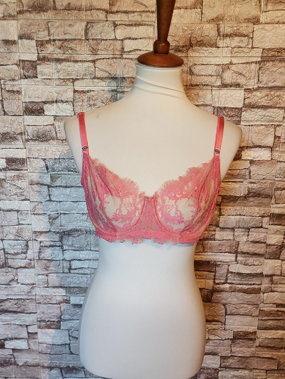Skarlett Blue Sheer Lace Underwire Bra in Pink